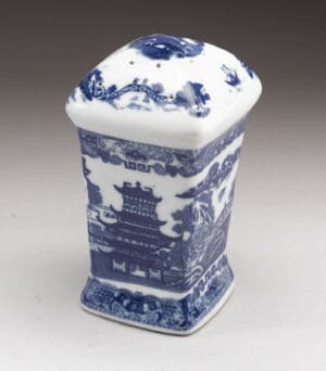 Porcelain Potpourri Holder - Blue Willow