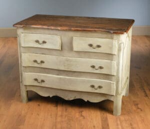 Dresser French