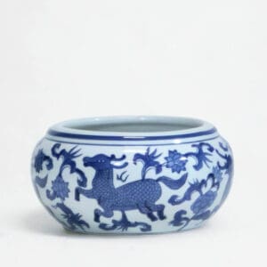 Planter with Deer Design Blue 8 in